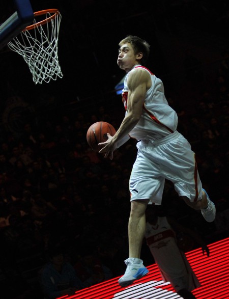 西媒：姆巴佩希望上场，但首发还是替补还未确定（西媒：姆巴佩盼出场，是否首发仍存悬念）