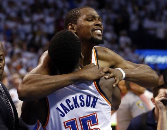 塔雷：拥有魔笛这样的导师是亚沙里的优势，我们对他充满信心（塔雷：有魔笛指点让亚沙里更具优势，我们对他信心十足）