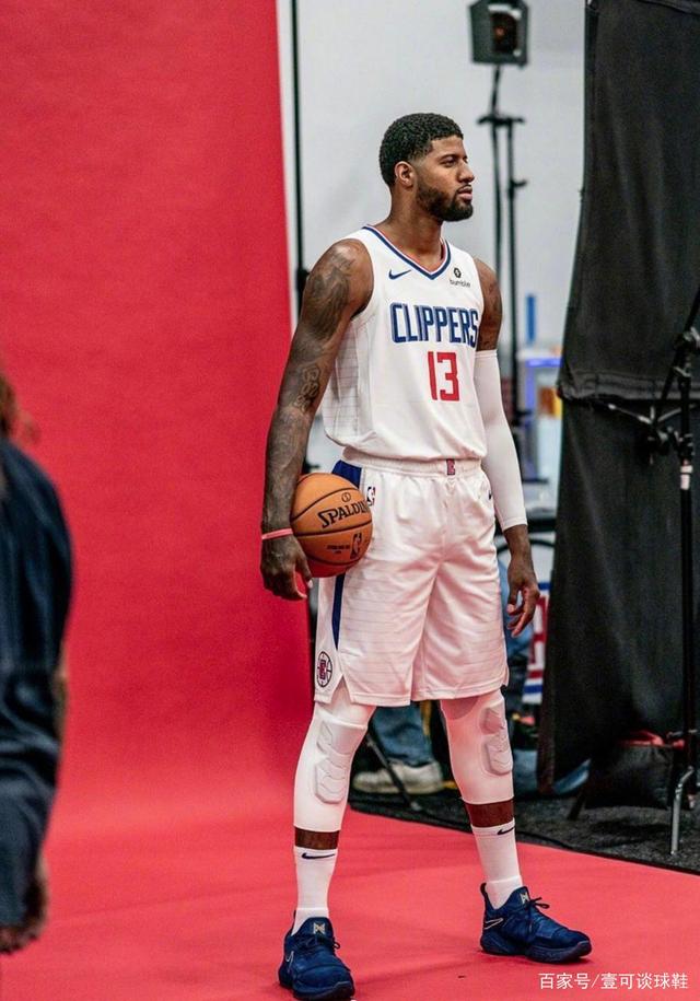 22／23赛季以来顶级前锋越位数：哈兰德仅18次，C罗143次（22／23赛季至今顶级前锋越位统计：哈兰德仅18次，C罗高达143次）