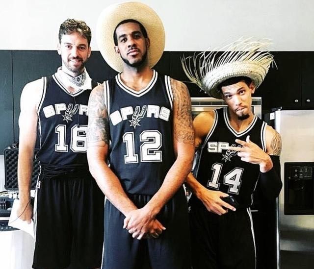 名记：我对塔图姆本赛季回归很有信心，他像个疯子在训练（名记：看好塔图姆本季复出，训练投入近乎疯狂）