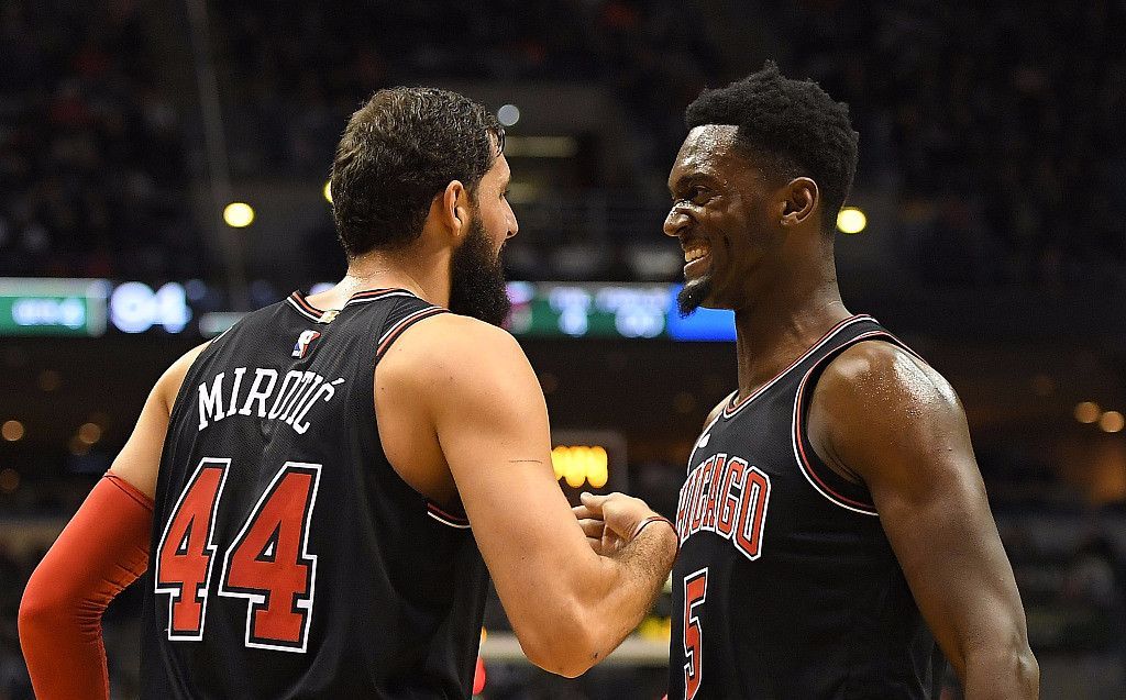 记者：下个月刘祝润就要当爸爸了，孩子会在大连出生（记者：刘祝润下月将升级当爸，宝宝将在大连降生）