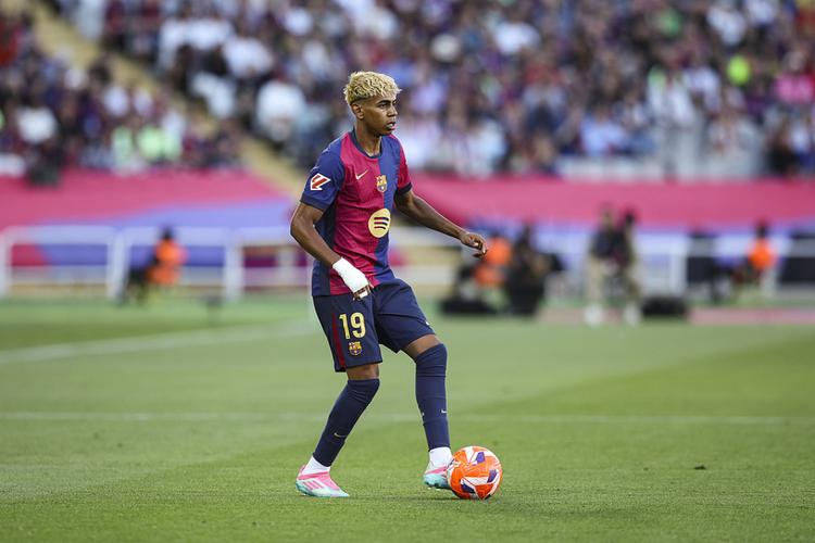 经纪人：若有球队有意圣地亚哥很正常，但他没离开米兰的想法（经纪人：球队有意圣地亚哥不意外，他无意离开米兰）