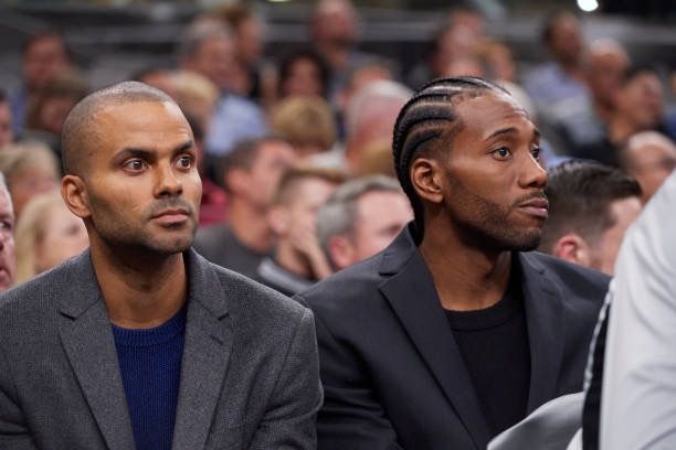 卡卢卢：斯帕莱蒂要求很高；我们可以随时切换三后卫或四后卫（卡卢卢：斯帕莱蒂要求严格，阵型可随时在三后卫与四后卫间切换）