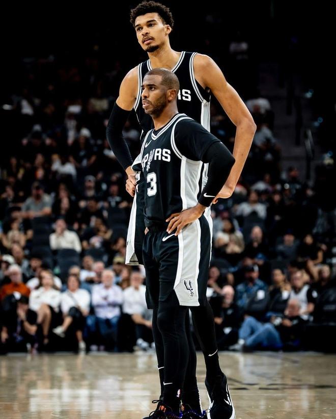 卫报前瞻&预测：维拉仍获英超第5，埃梅里将冲击个人第5座欧联杯（卫报前瞻：维拉有望稳居英超第5，埃梅里力争生涯第5座欧联杯）