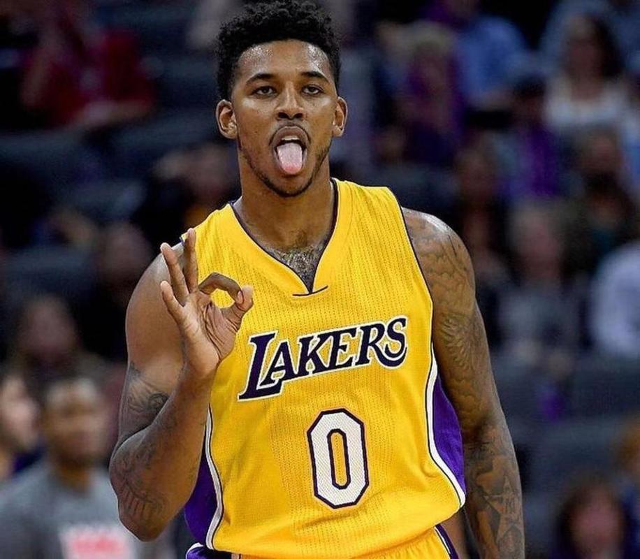 补时进球！吕特绝境救主，英超劲旅绝平，领先曼联1分（补时扳平！吕特压哨救主，英超劲旅拿到平局，领先曼联1分）