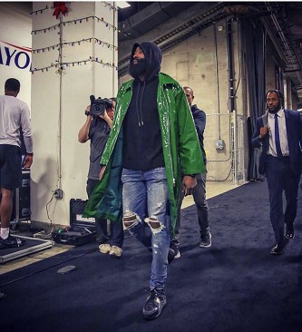 加兰半场高效表现，成为球队关键人物（加兰半场发挥高效，扮演球队关键角色）