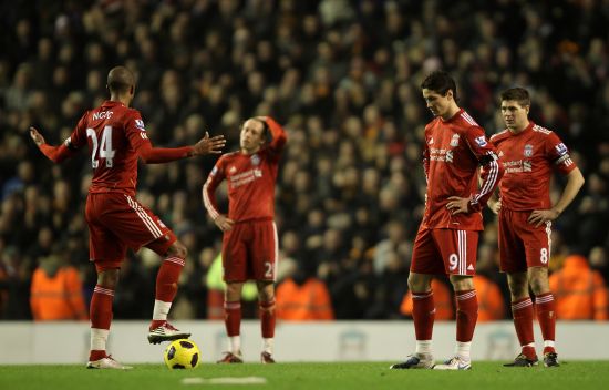 麦卡利斯特：我们站在球队这边，希望萨拉赫能够尽快归来（麦卡利斯特：支持全队，盼萨拉赫早日回归）