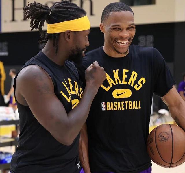 相差7.2公里，曼城全队跑动119公里，皇马跑动111.8公里（曼城全队跑动119公里领先皇马111.8公里，差距7.2公里）