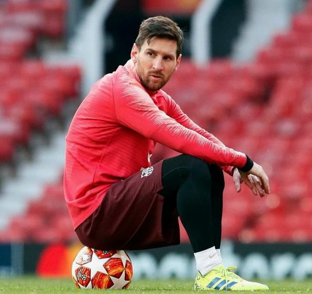 差距明显！骑士首节全队19投13中 尼克斯全队仅24投9中（首节投篮表现悬殊：骑士19投13中，尼克斯24投仅9中）