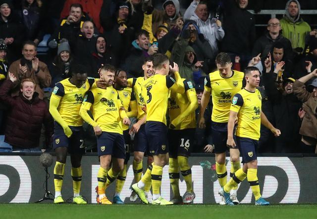 费尔明出席家乡的球迷俱乐部成立仪式，受到热烈欢迎（费尔明回乡参加球迷俱乐部成立仪式，现场反响热烈）