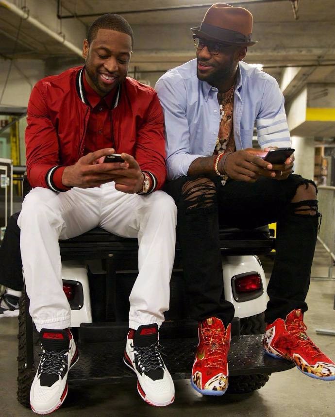 TA：沙特、美职联许多球队有意萨拉赫，但1月买他可行性不大（沙特与美职联多家俱乐部追求萨拉赫，冬窗引进可行性不高）