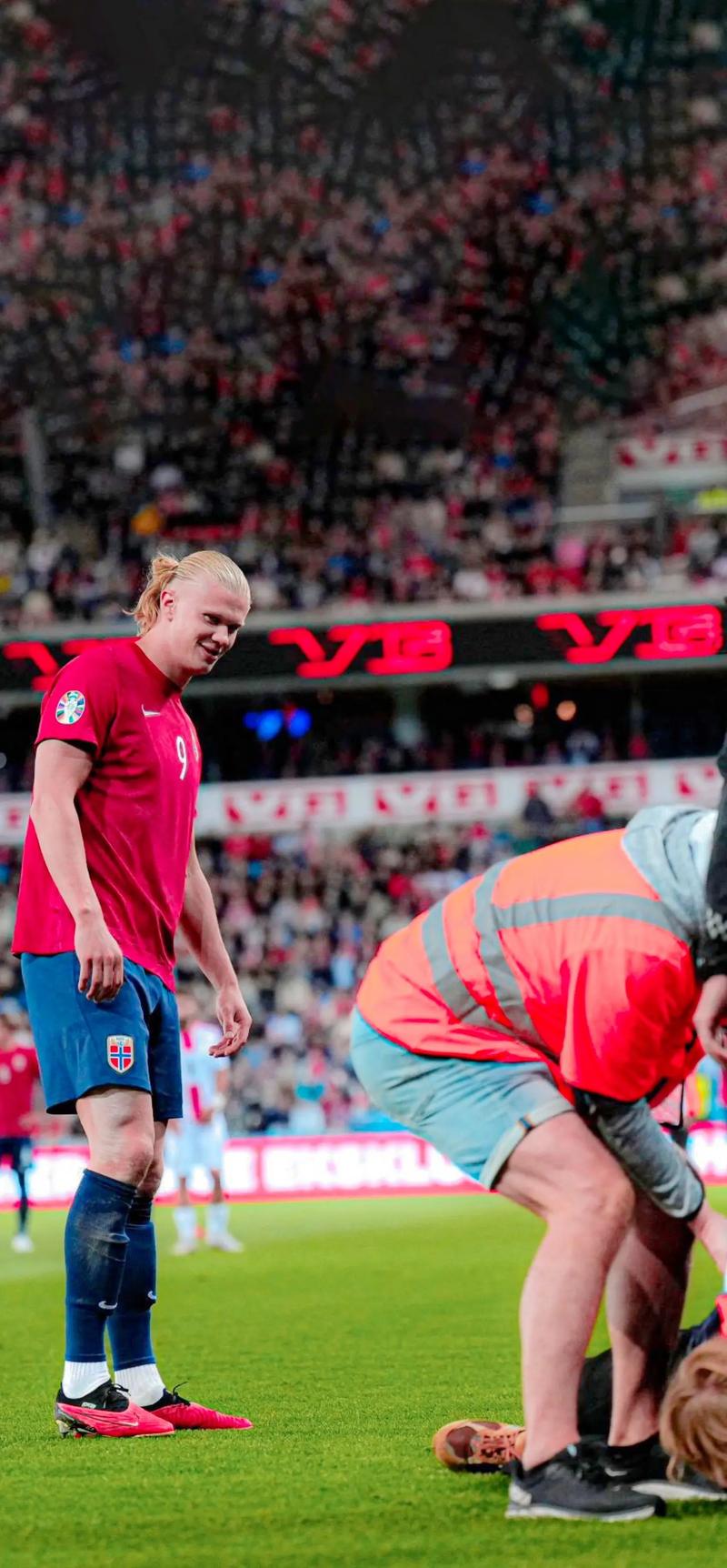 法国足协主席：姆巴佩私生活频繁遭骚扰，能不能让他喘口气？（法国足协主席发声：姆巴佩私生活频遭打扰，该给他一点空间）