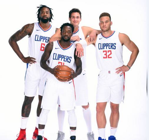 国足最新热身赛表现亮眼（国足最新热身赛发挥抢眼）