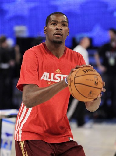 官方：法兰克福后卫鲍姆在赛季首秀中膝盖内侧副韧带受伤（法兰克福官方：后卫鲍姆在赛季首秀中不慎伤到膝部内侧副韧带）