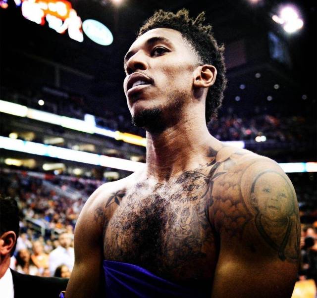 迪洛伦佐：下半场丢球后我们被击垮；挪威很强，配得上胜利（迪洛伦佐：下半场失球成转折，我们被压垮；挪威实力强，胜之无愧）