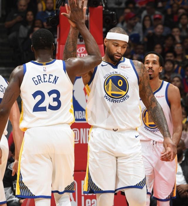 板凳发力！哈克斯替补9中5砍半场最高14分外加4板3助2断（替补火力全开！哈克斯9投5中半场拿下14分并贡献4板3助2断）