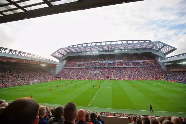 解锁新身份，美女球员艾丽莎-莱曼将成为米兰冬奥会火炬手（艾丽莎·莱曼受邀担任米兰冬奥会火炬手）