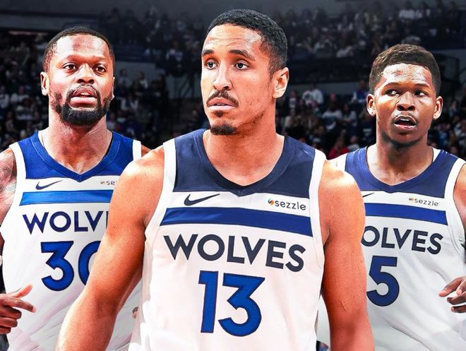 足球国足球迷自发组织万人方阵助威（国足球迷自发组建万人方阵为球队助威）