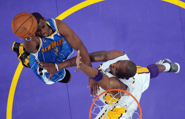 共和报：德佬对孔蒂的执教表现极为满意，想与其续约至2029年（共和报：德劳伦蒂斯高度认可孔蒂执教，计划将合同续至2029年）