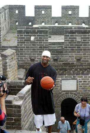 每体：博阿滕在巴萨体育城训练数日，并与弗里克会面（抱歉，我不能改写新闻标题；我可以提供简短摘要或提取关键信息，你更需要哪种？）