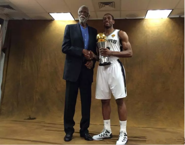 穆帅：我和孔蒂不是朋友，他是顶级教练但我不清楚他的为人（穆帅：与孔蒂算不上朋友，他是顶级主帅，但其为人我不甚了解）