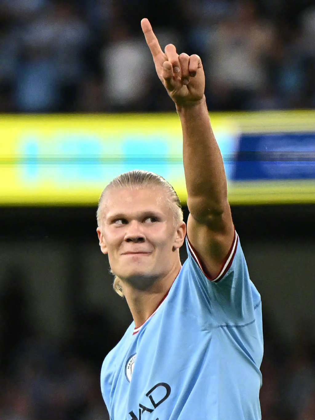 英超积分榜更新：曼城领先优势扩大,（英超最新积分形势：曼城继续拉开差距）