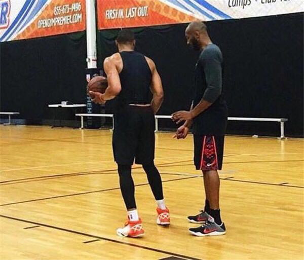 弗拉格第26场砍下40+！老詹第69场才做到！张伯伦第1场就拿下43分（弗拉格第26战轰下40+，老詹第69战才达成，张伯伦处子秀怒砍43分）